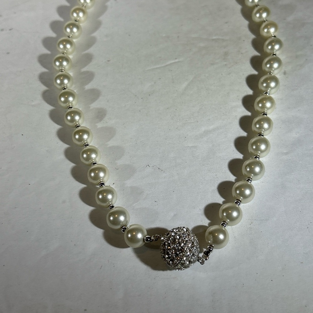 Classic Pearl Necklace with Silver Beads
